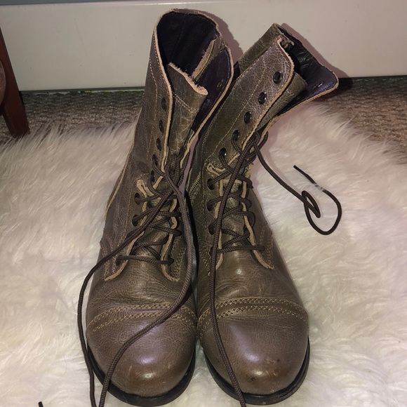 Steve Madden Shoes - Steve Madden Troopa combat boots